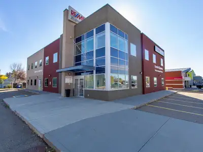 PROFESSIONAL OFFICE SPACE FOR RENT – GREAT NETWORKING OPPORTUNITY | ST. ALBERT Looking for a profess...
