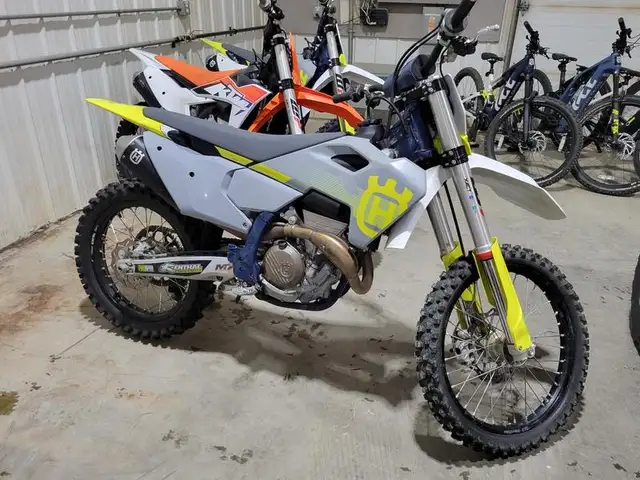 2024 Husqvarna FC 350 - Year End BLOWOUT!! in Dirt Bikes & Motocross in Saskatoon - Image 2