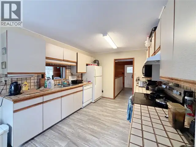 1068 Princess Victoria View Tahsis, British Columbia in Houses for Sale in Campbell River - Image 5