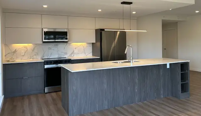 Wrap Around Deck; 2 bdrms+2 bthrm; SHIRAZ 50 + in Long Term Rentals in City of Halifax - Image 7