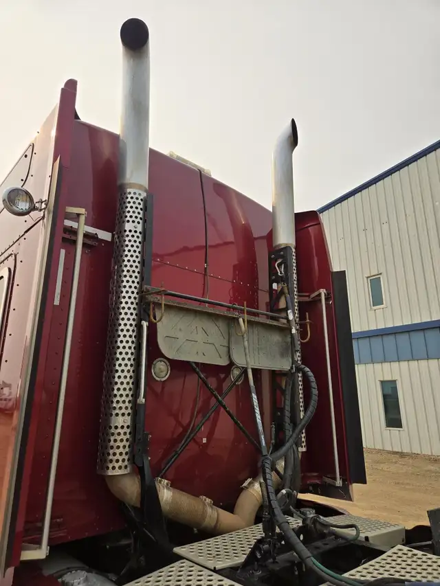 2013 KENWORTH T660 in Heavy Trucks in Saskatoon - Image 82