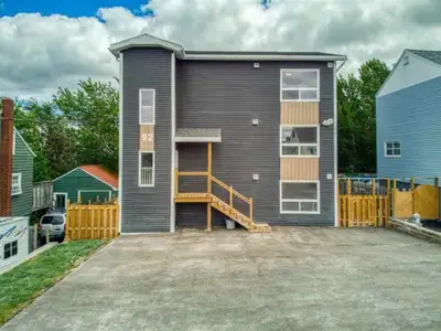 Unit 1 - 92 FREDERICK AVENUE - SUNNY SPACIOUS 2 BR HALIFAX APT