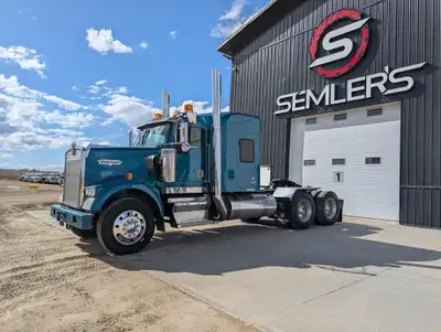 WOW!!! 2002 Kenworth W900B Heavy Spec Tandem with Signature 600! Huge work orders completed in our f...