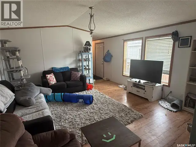 48 106 1st AVENUE SW Weyburn, Saskatchewan in Houses for Sale in Regina - Image 4