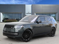 Finished in Green with a Black interior, this used 2023 Land Rover Range Rover P400 Se Swb brings mo... (image 1)