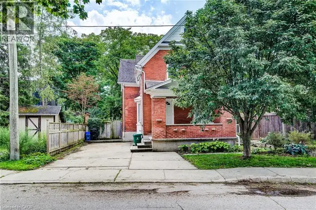 81 WILLOW Street Waterloo, Ontario in Houses for Sale in Kitchener / Waterloo - Image 5