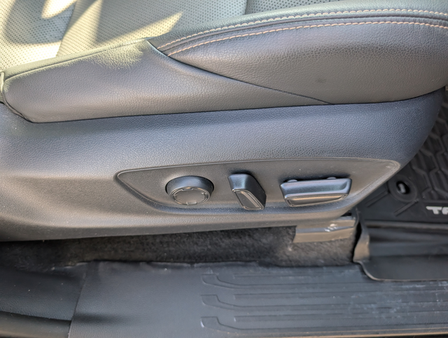 2024 Toyota Tacoma Hybrid LIMITED, 4X4, CUIR, TOIT, MARCHE PIED  in Cars & Trucks in Sherbrooke - Image 11