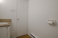 Akelius two bedroom apartment for rent. Located near Saint-Mathieu in the Shaughnessy Village neighb... (image 5)