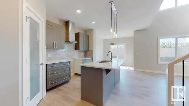 2736 65 ST SW Edmonton, Alberta62867603258625122