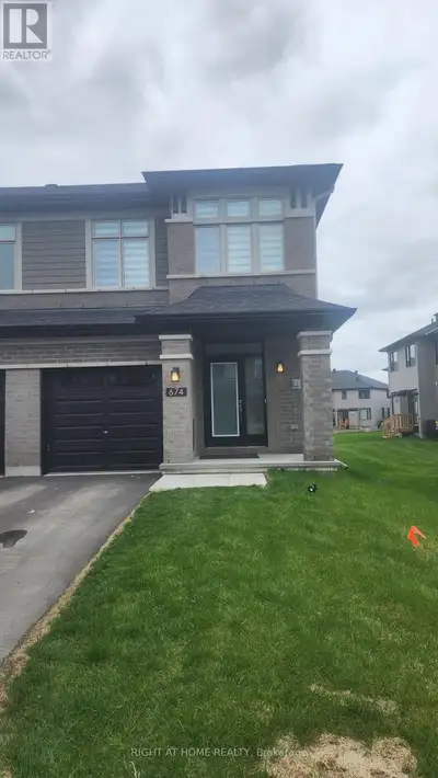 Discover 674 Honeydew, an impressive Richcraft Fairhaven END UNIT townhouse situated on a premium ov...