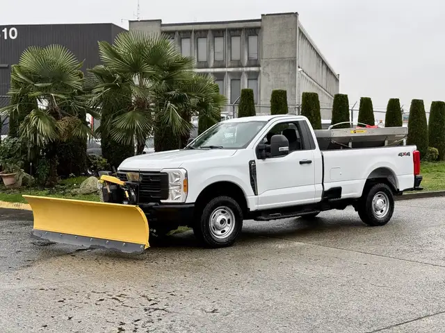 2023 Ford F-250 XL 4X4 Plow Truck with Sander in Heavy Trucks in Regina - Image 6
