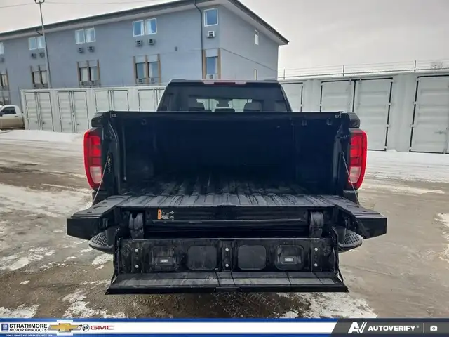 2023 GMC Sierra 1500 in Cars & Trucks in Calgary - Image 9