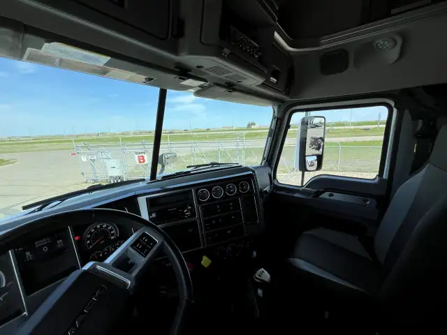 2020 Mack Anthem 64T 70 18 speed in Heavy Trucks in Regina - Image 18