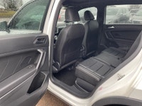 Sunroof, Leather Seats, Navigation, Premium Audio, Power Liftgate! The ride quality and suspension o... (image 9)