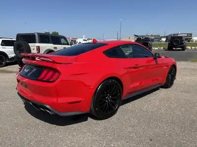 2021 Ford Mustang GT PREMIUM! / PERFORMANCE PKG! / CARBON SPORT , View more