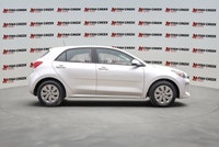 Seeking a vehicle that masterfully balances fuel economy with everyday versatility? This 2019 Kia Ri... (image 6)