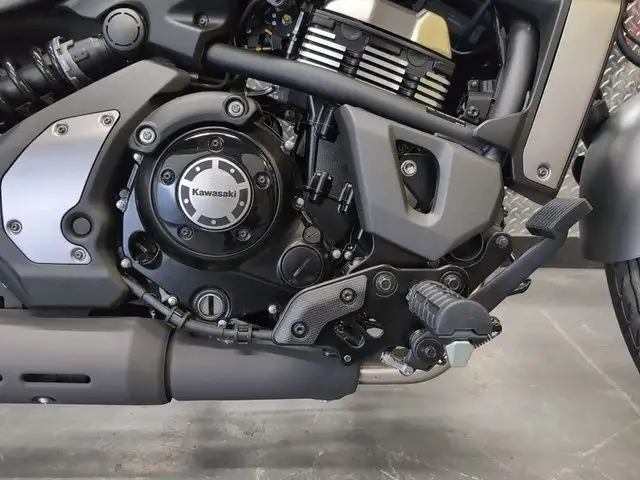 2025 Kawasaki Vulcan S Metallic Matte Graphite Gray in Street, Cruisers & Choppers in Calgary - Image 4