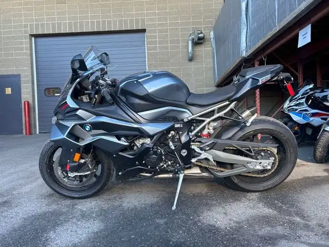 2025 BMW S 1000 RR Sport in Street, Cruisers & Choppers in Calgary - Image 10