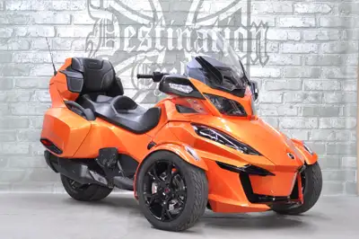 ONLY 8396 km on this super clean, 2019 Can-Am Spyder RT Limited! Very sharp Phoenix Orange Metallic...