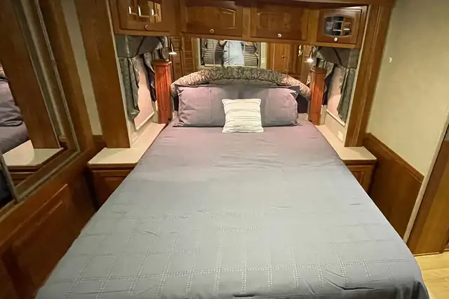 2006 Newmar Dutch Star 4028 – Pre-Owned Class A Motorhome. in RVs & Motorhomes in Red Deer - Image 39