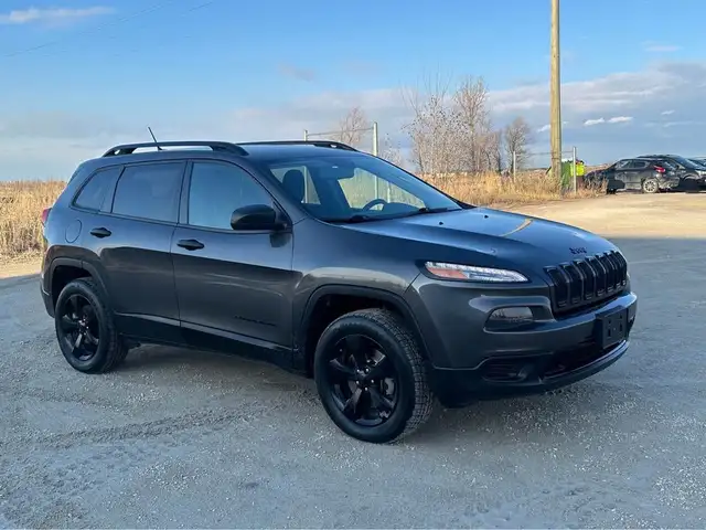 2017 Jeep Cherokee in Cars & Trucks in Winnipeg - Image 4