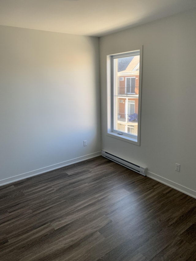 APPARTEMENTS 4 1/2 Stationnement extérieur inclus Locations longue