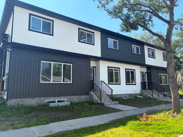 3 Bed 2.5 Bath Townhouse - Alberta Avenue