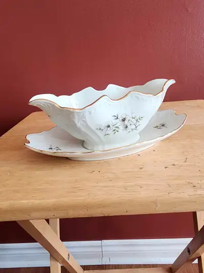Gravy Bowl with gold plated trim, ceramic, vintage.