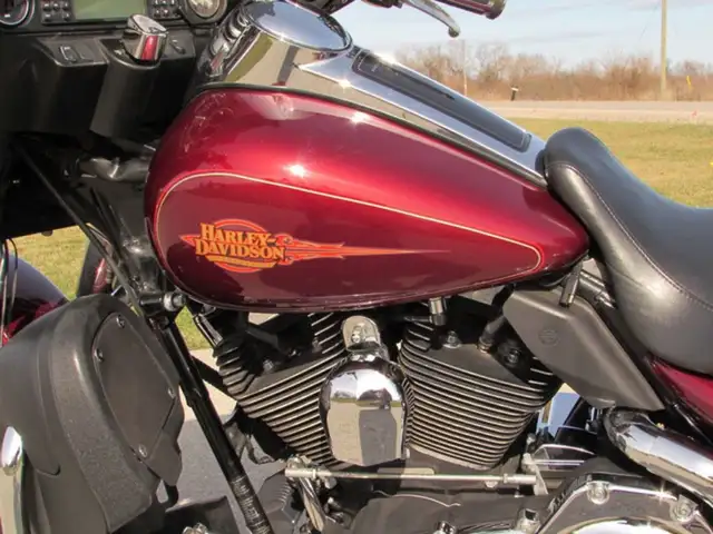 2008 Harley-Davidson FLHTC Electra Glide Classic in Sport Touring in Leamington - Image 19