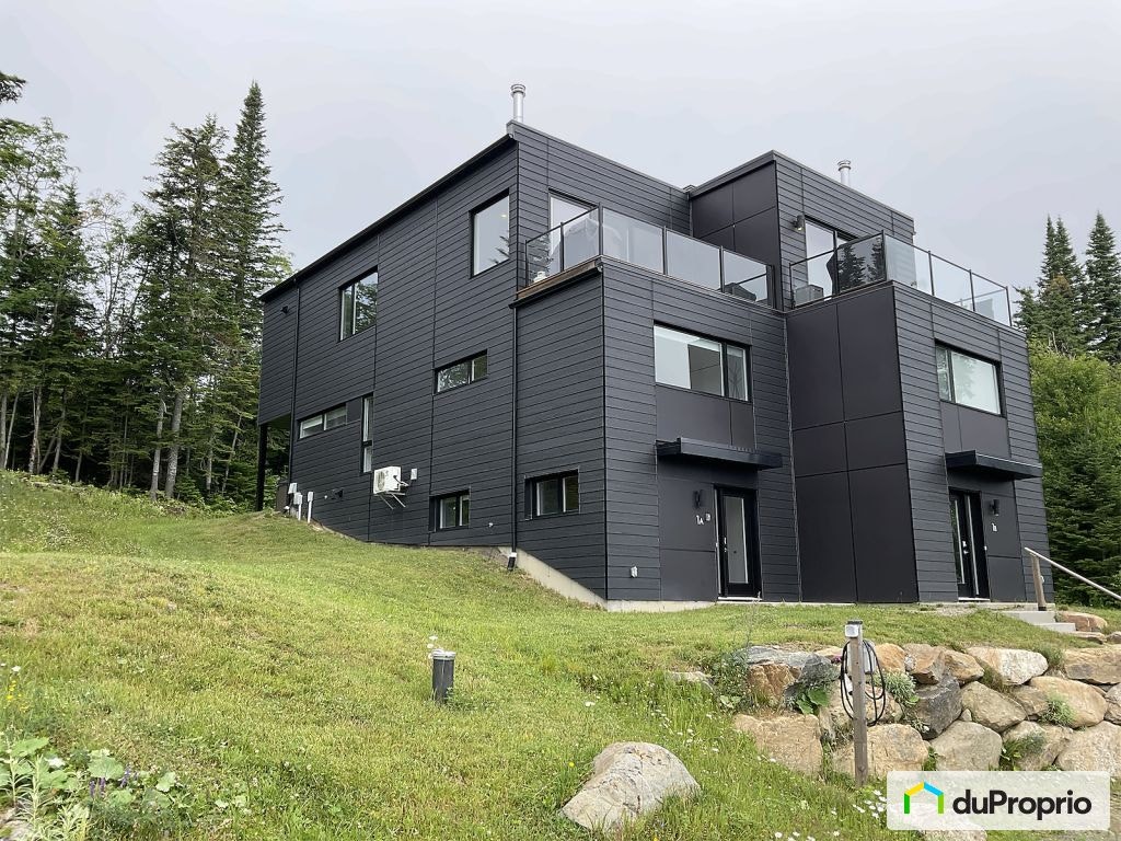 $675,000 - Price Taxes Not Included - Cottage for sale — photo 1