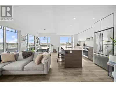 Welcome to this bright and spacious corner unit at 3 Town Centre in the heart of River District! Thi...