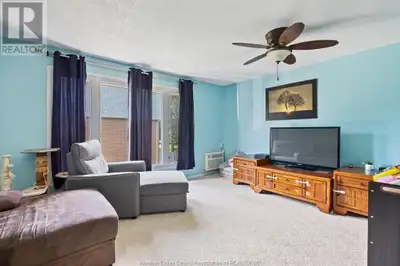 3 Bedroom 1.5 bathroom townhouse.