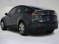 This 2024 Tesla Model Y Long Range | Autopilot | Dual Motor is a local Ontario vehicle with a clean... (image 4)