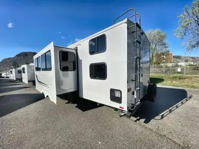 We are looking for good pre owned Rv's to buy or consign!! Keystone Cougar Half-Ton travel trailer 2...
