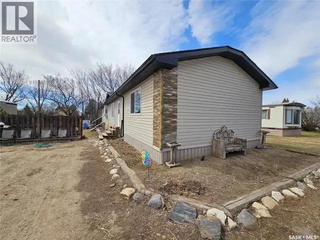 10 Four Seasons Trailer COURT Shaunavon, Saskatchewan in Houses for Sale in Swift Current - Image 27