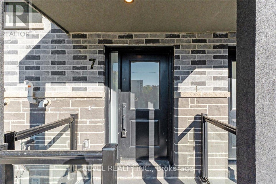 7 - 200 RAILWAY ENGINE HOUSE WAY Whitby (Downtown Whitby), Ontar 3