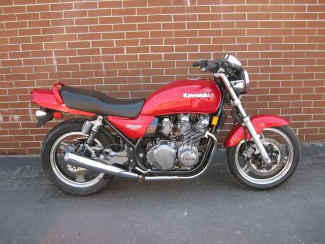 1992 KAWASAKI ZEPHYR 750 in Street, Cruisers & Choppers in City of Toronto - Image 9