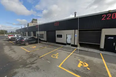 250 City Centre Ave., Bay 222 | Upper-Level Warehouse for Lease in Ottawa West Price: $13.00/sf Op....