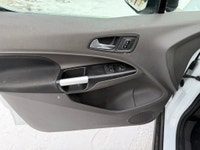 CONSECUTIVE COMSUMER CHOICE AWARD WINNERS! BLUETOOTH HANDSFREE, REVERSE CAMERA, REAR RACKING, 1 OWNE... (image 5)