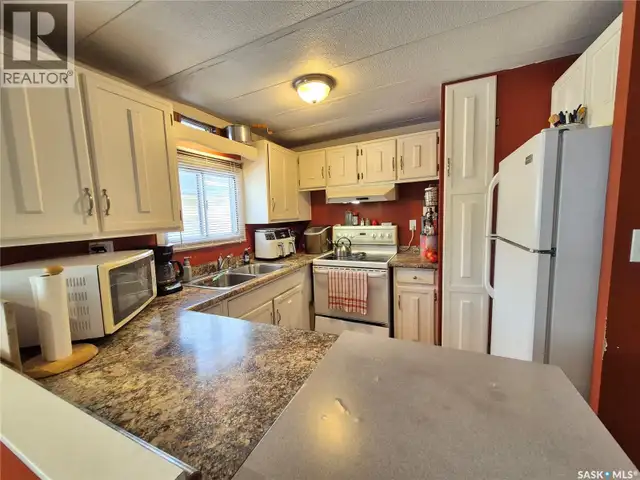 129 17th STREET NE Weyburn, Saskatchewan in Houses for Sale in Regina - Image 7