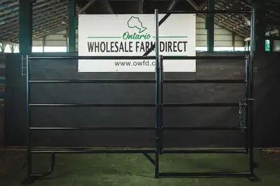 Height: 6' 10" Length: 10' Strength: Medium duty Colour: Green. These panel gates pin together with...