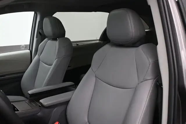 2024 Toyota Sienna XLE in Cars & Trucks in Dartmouth - Image 5
