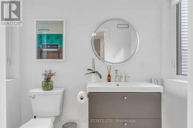 UPPER - 61 EDWIN AVENUE Toronto (Dovercourt-Wallace Emerson-Junc in Long Term Rentals in City of Toronto - Image 30