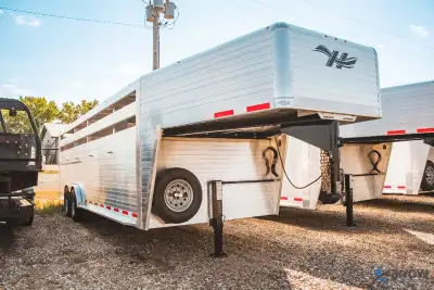 New 2026 Hillsboro Endura Livestock Trailer. The Hillsboro Endura is the strongest and quietest alum...