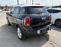 NO ACCIDENTS!! LEATHER INTERIOR, HEATED SEATS, POWER SUNROOF, POWER WINDOWS/ LOCKS/ MIRRORS, BLUETOO... (image 3)