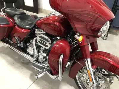 2016 Street Glide CVO , Red Metallic paint with flames from Factory , 110Cubic Inch, Chromed out eve...