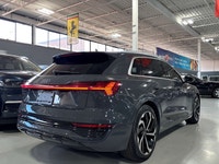 FULLY ELECTRIC, FEATURING : MASSAGE SEATS, QUATTRO AWD, DIGITAL GAUGE CLUSTER NAVIGATION DISPLAY, MU... (image 3)