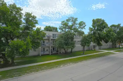 Suite Amenities Air conditioner Fridge Stove Dishwasher available Balconies Carpeted floors Microwav...