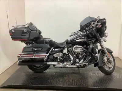 Welcome New Riders! Financing Options Available! 2013 Harley-Davidson CVO Ultra Classic Electra Glid...