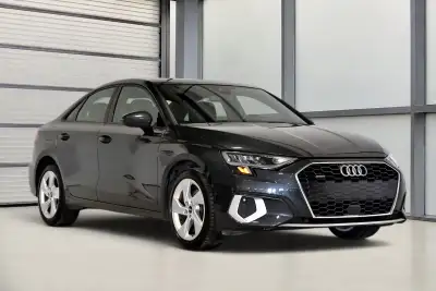 Traction intégrale Audi quattro / Apple Carplay + Android Auto / Sièges en cuir chauffants / Entrée...